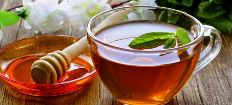 Bí quyết giảm cân nhờ uống mật ong rừng và trà xanh